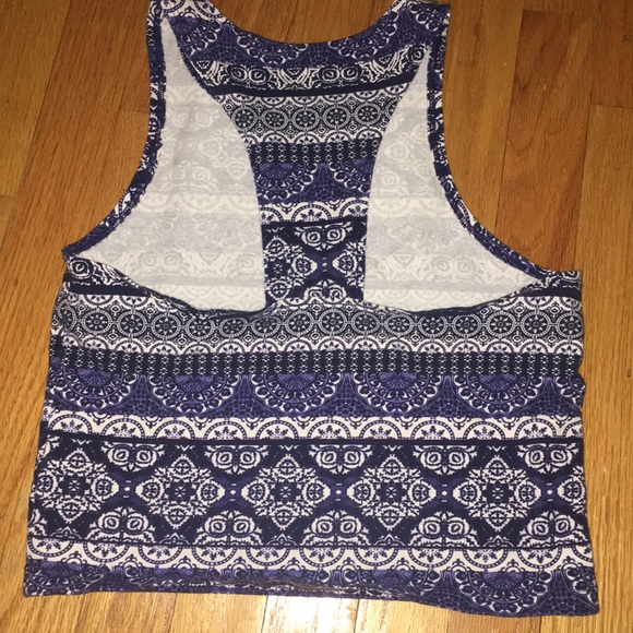Blue and white crop top - Picture 2 of 3